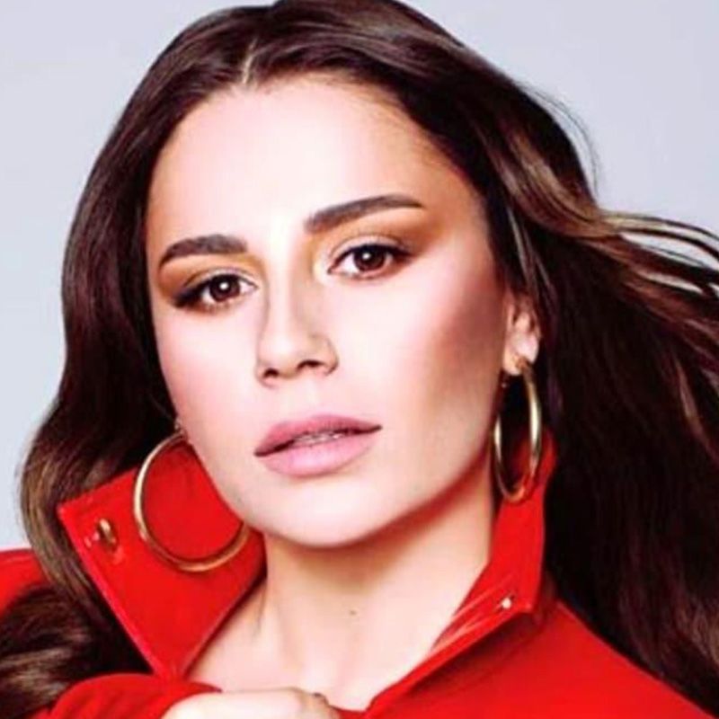 Merve zbey'den Yeni Single 'Kendine Dnya' Yaynda